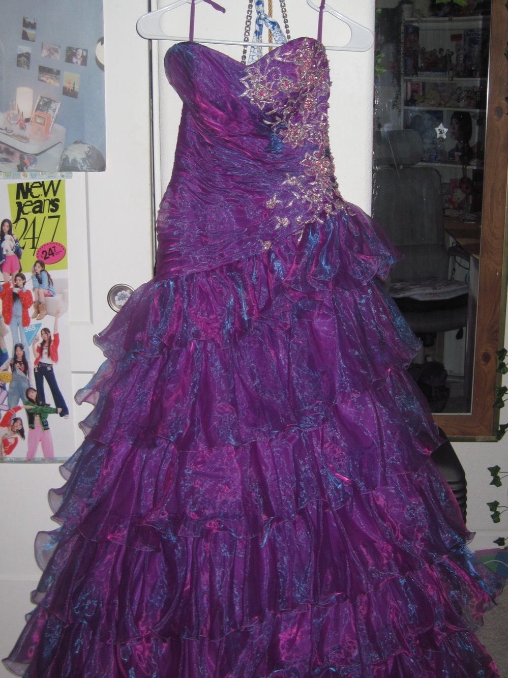 MEPROM by Moonlight purple iridescent prom gown, size 2 ✨